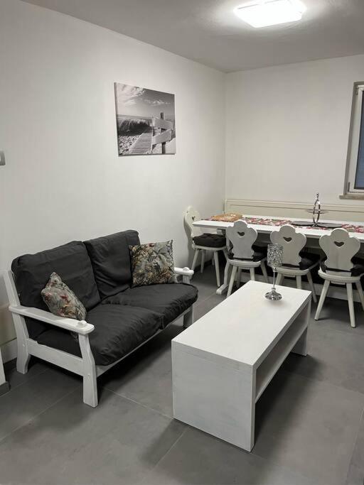 Appartamento Nuovo E Confortevole Montecchio Maggiore Exterior photo